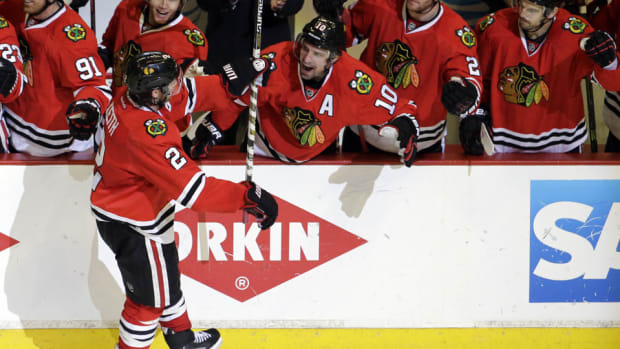 duncan-keith-blackhawks-celebrate.jpg